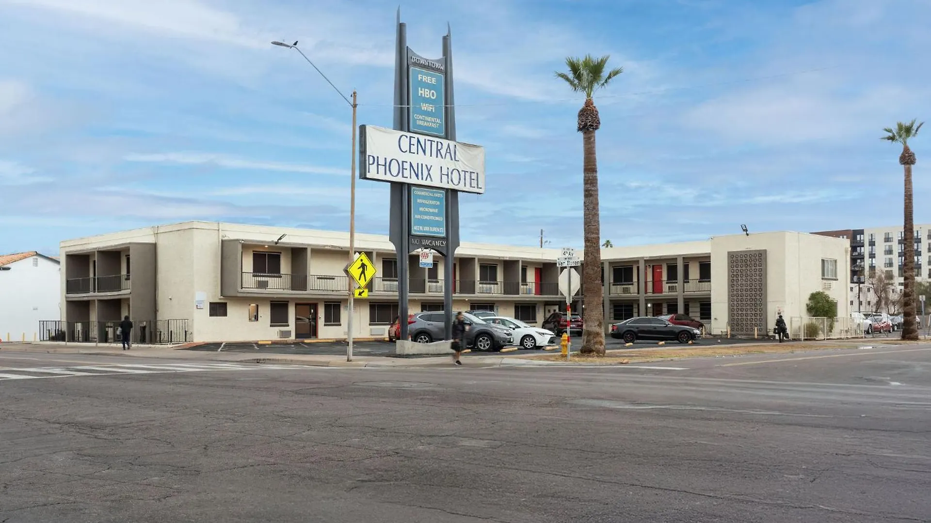 Central Phoenix Hotel