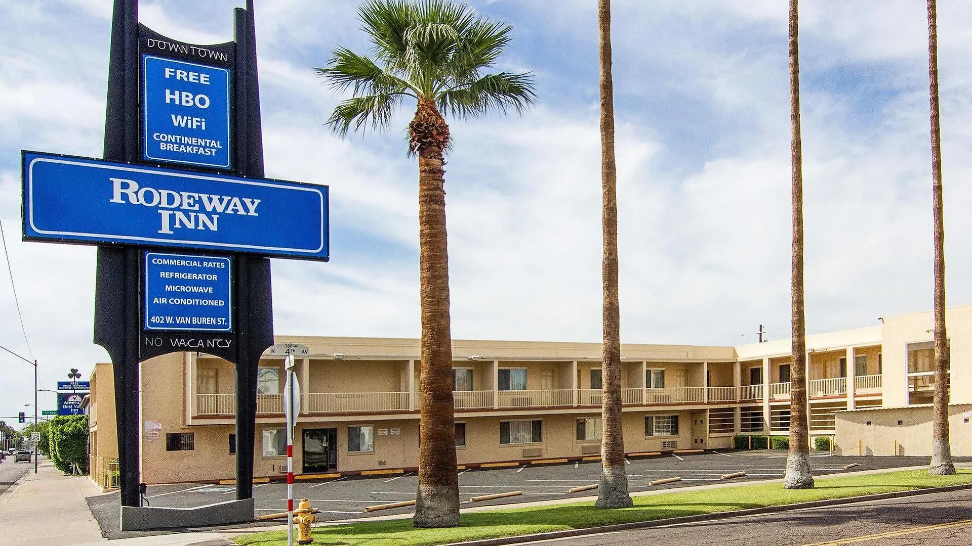 Central Phoenix Hotel
